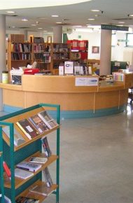 interno della biblioteca di Borgo Valsugana